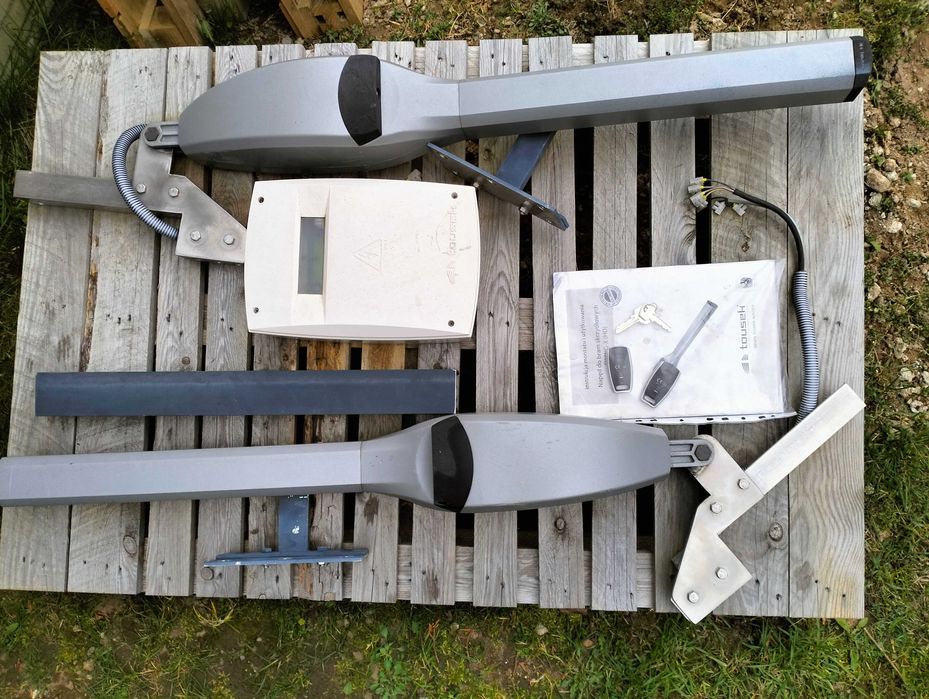 Brama dwuskrzydłowa z napędem