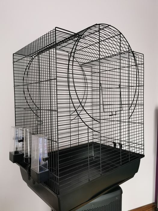 Klatka dla ptaków Emma czarna

Klatka wykonana z drutu malowanego pros