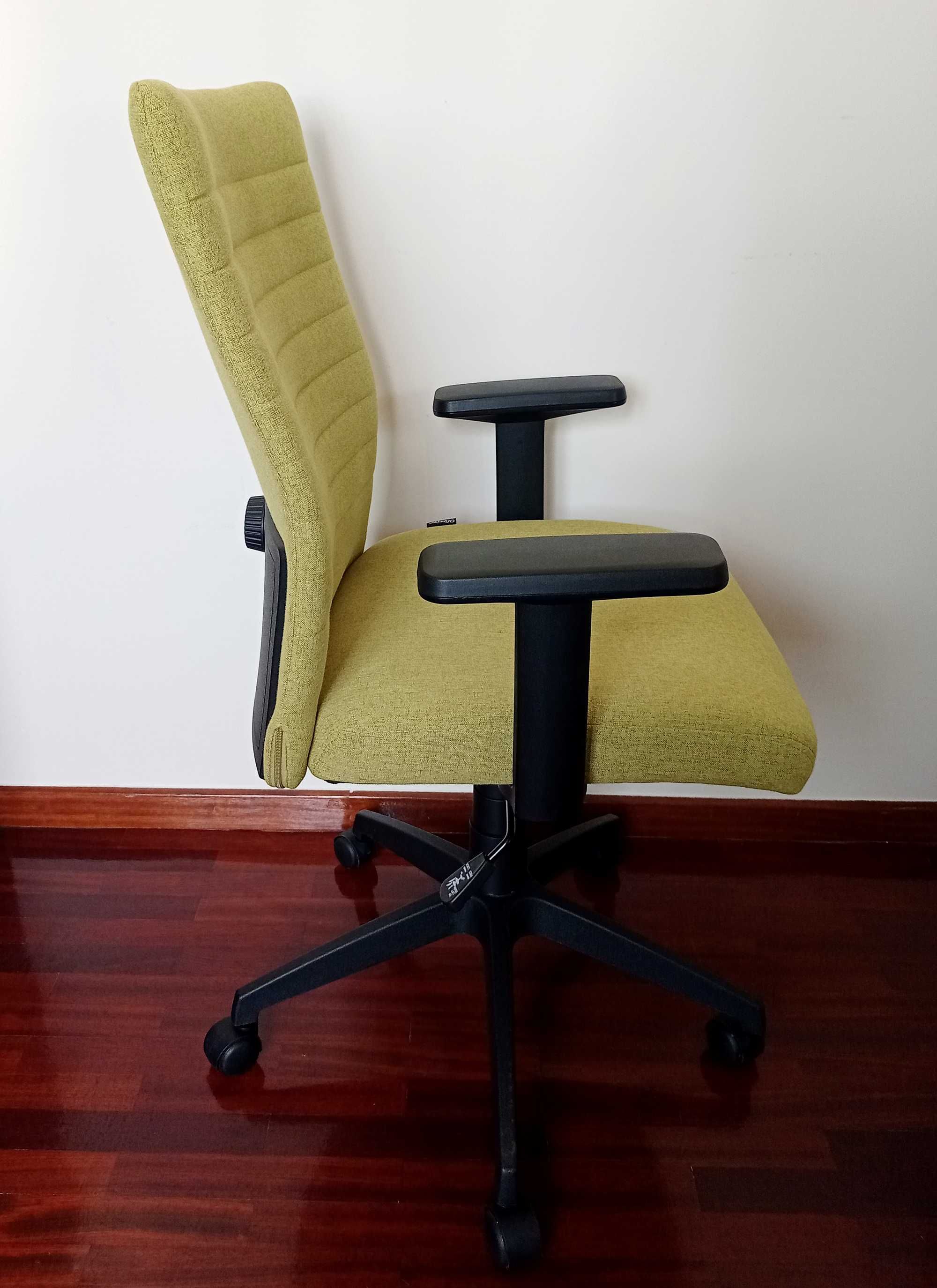 Cadeira de Escritório Giratória Verde