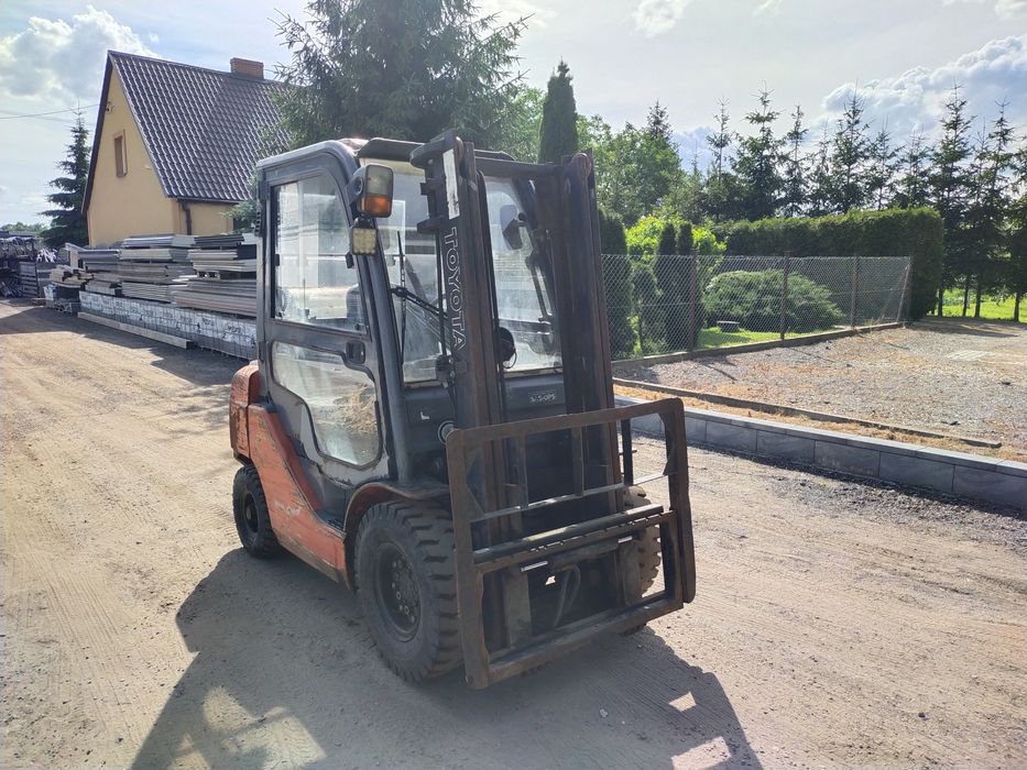 Wózek Widłowy Toyota FG825 kabina