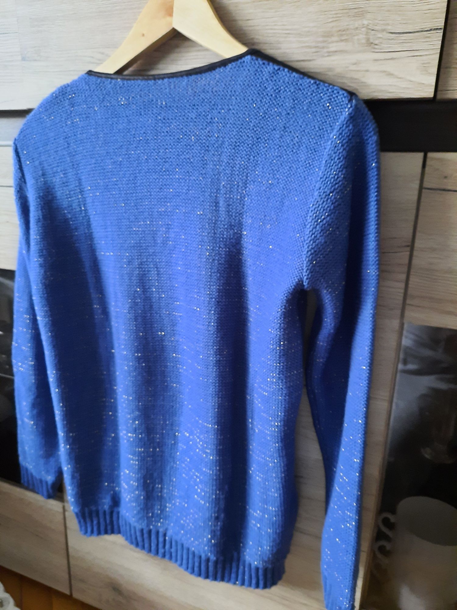 Sweter niebieski roz. S/M