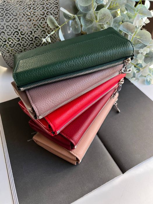 Жіночий шкіряний гаманець