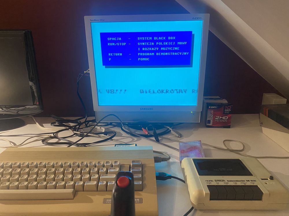 Sprawny zestaw Commodore c64c