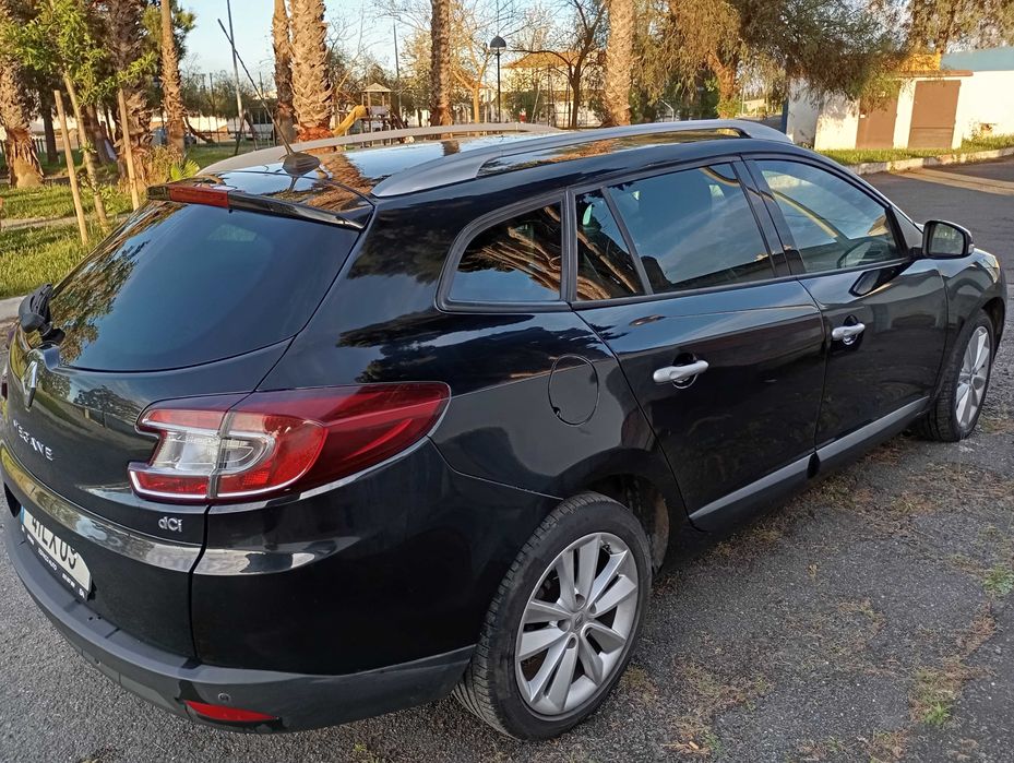 Megane 2011 venda por motivo de viajem