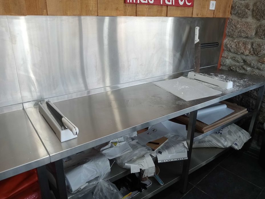 Vitrine Refrigerada e Outros Artigos