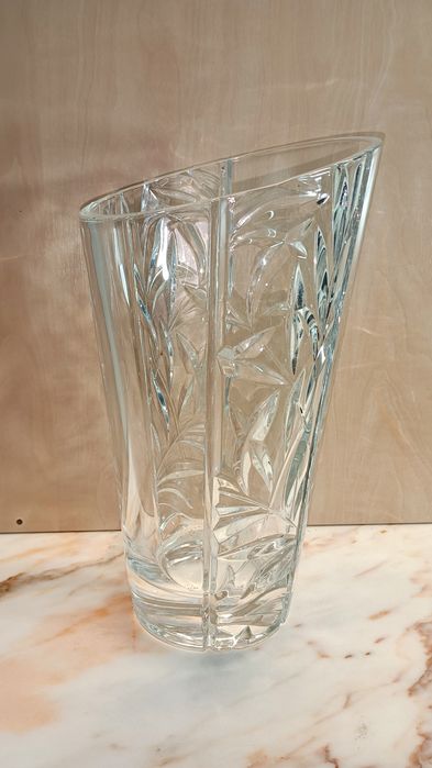 Jarra de cristal D ARQUES 30cm altura com um design multifacetado e de