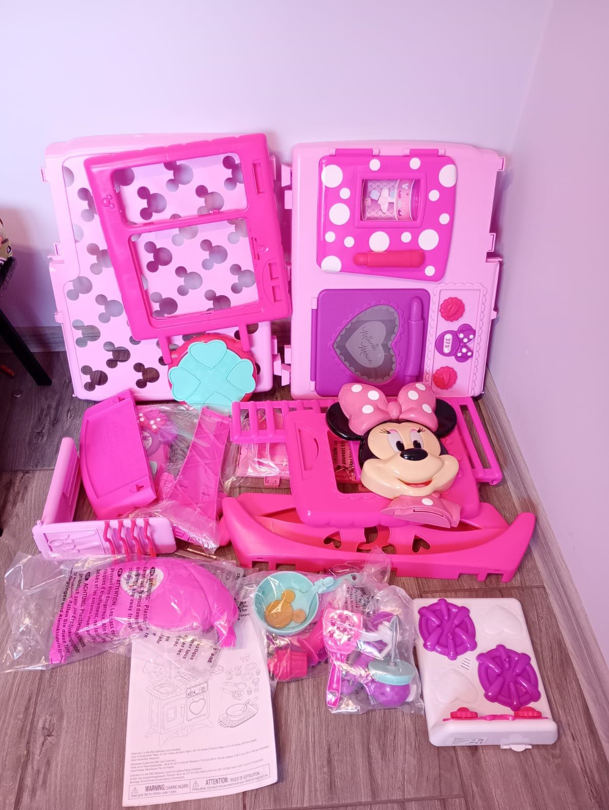 Kuchnia pełna zabawy z Minnie Mouse z mnóstwem funkcji

Cena 379 zł 
P