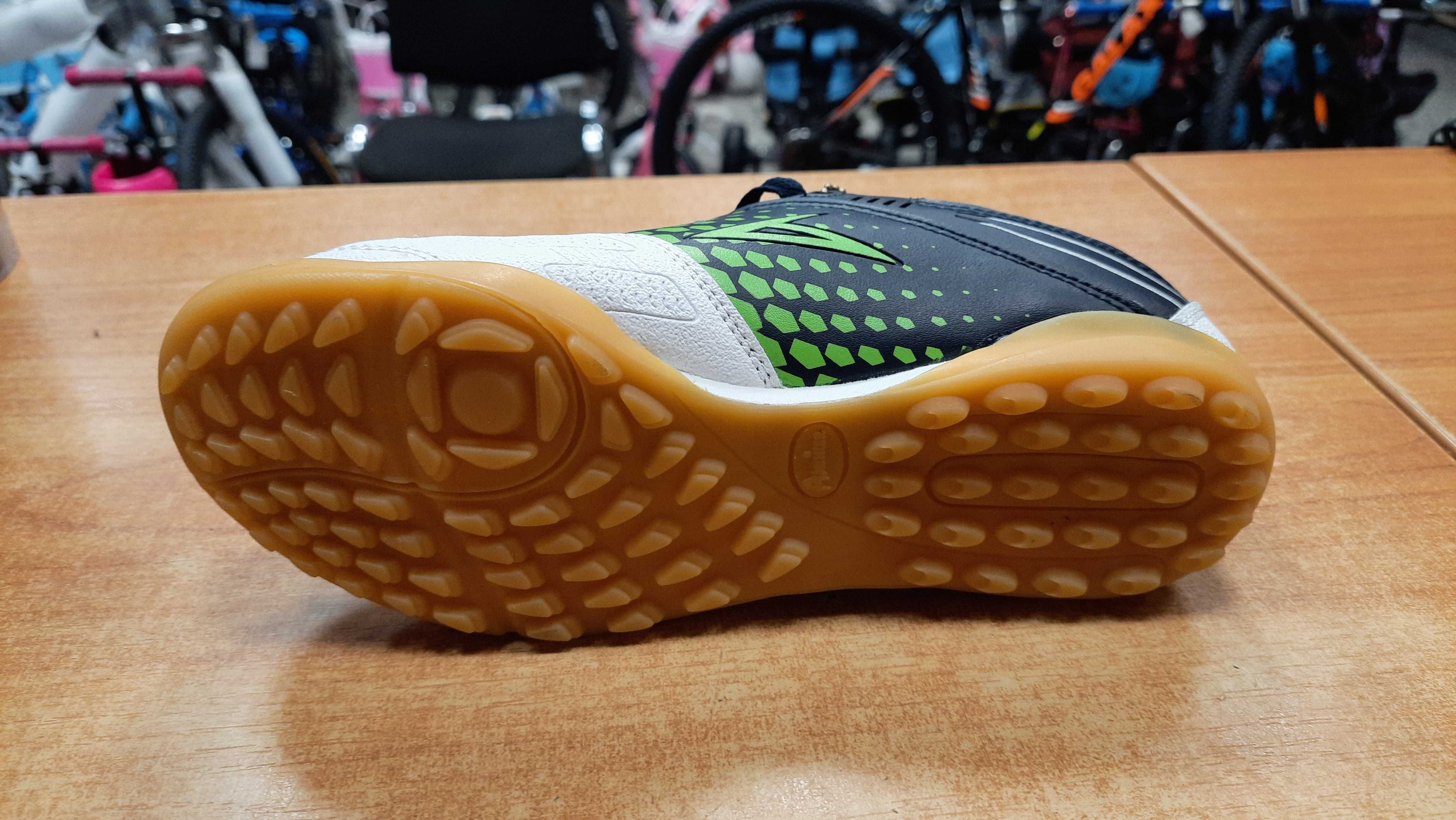 Buty halowe American ( orlik ) rozmiar 38