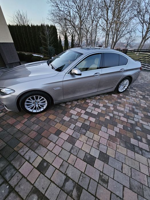 BMW 528I Xdrive 2016