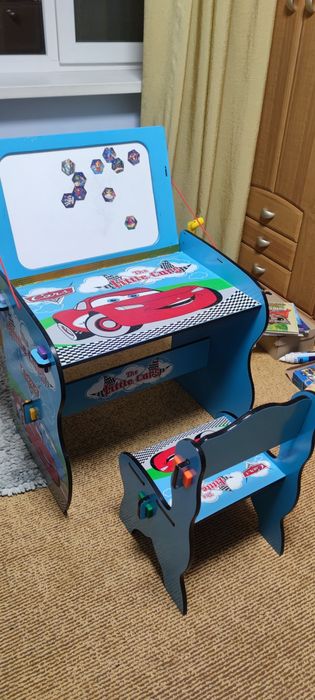 Дитяча парта  із магнітною дошкою та стільчиком «Тачки"