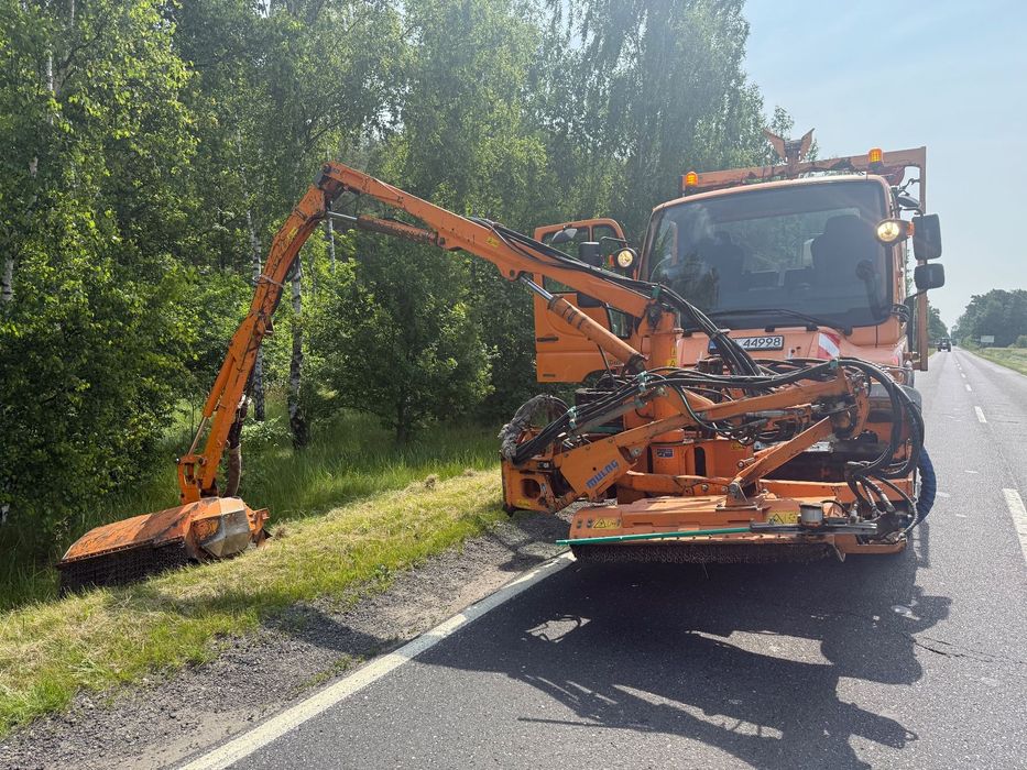 Mercedes-Benz UNIMOG U400  UNIMOG u400 z kompletem kosiarek MULAG MKM700 i MKR300