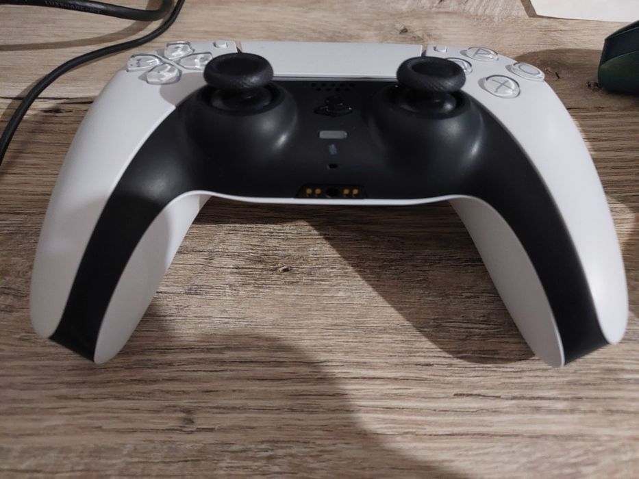 Продам комплектний dualsense з ps5 slim