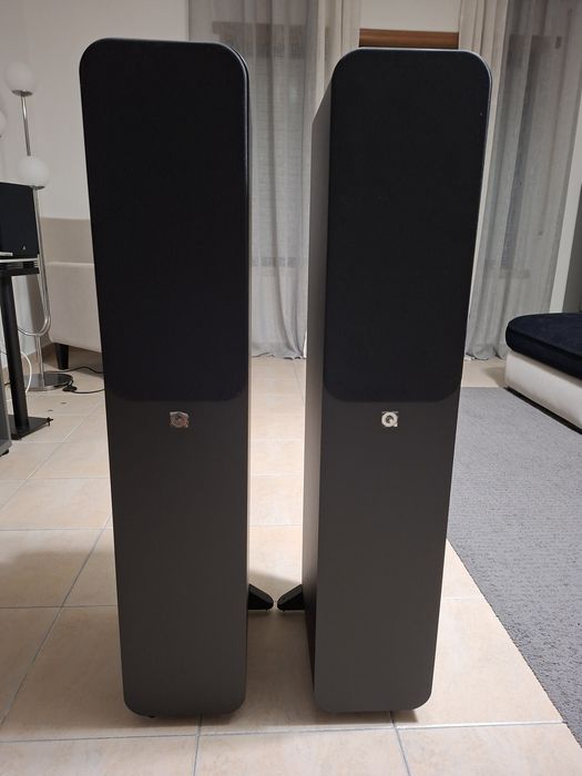 Colunas floorstand Q Acoustics Q3050i