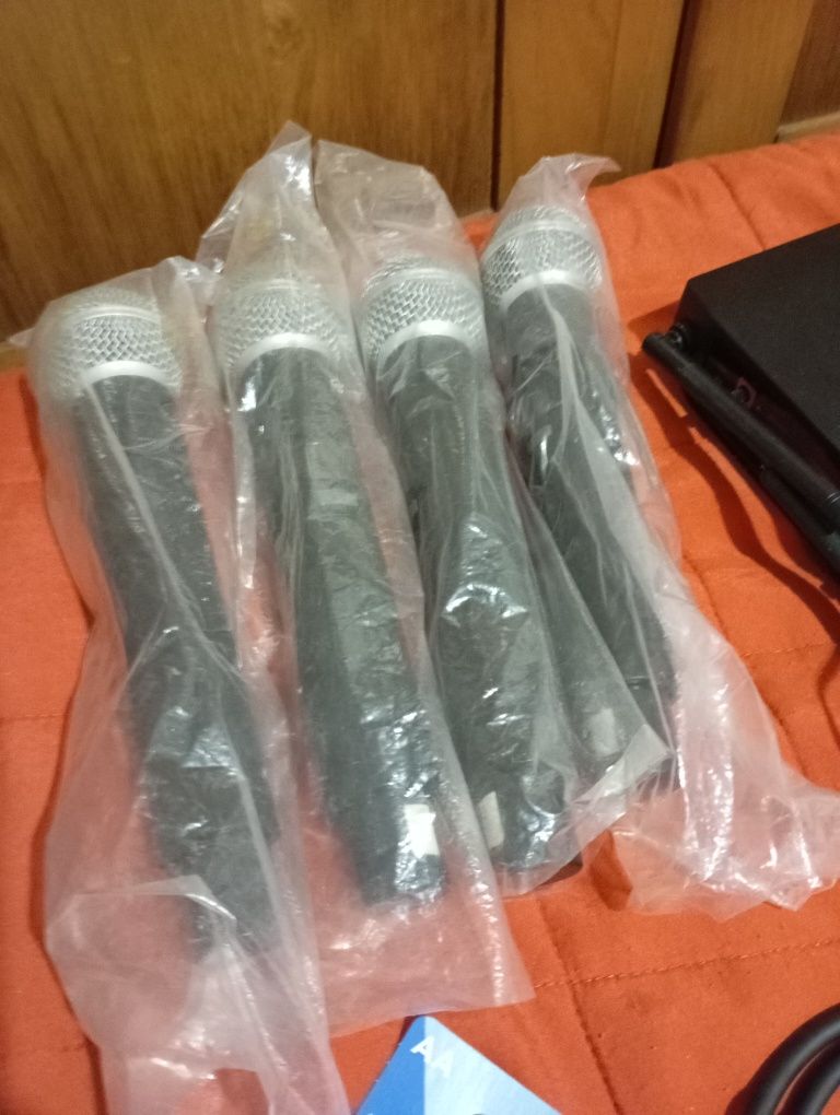 Microfones sem fio a funcionar pouco uso