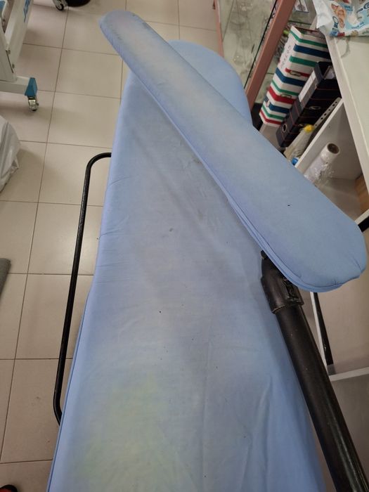 Tábua de passar a ferro industrial com sucção