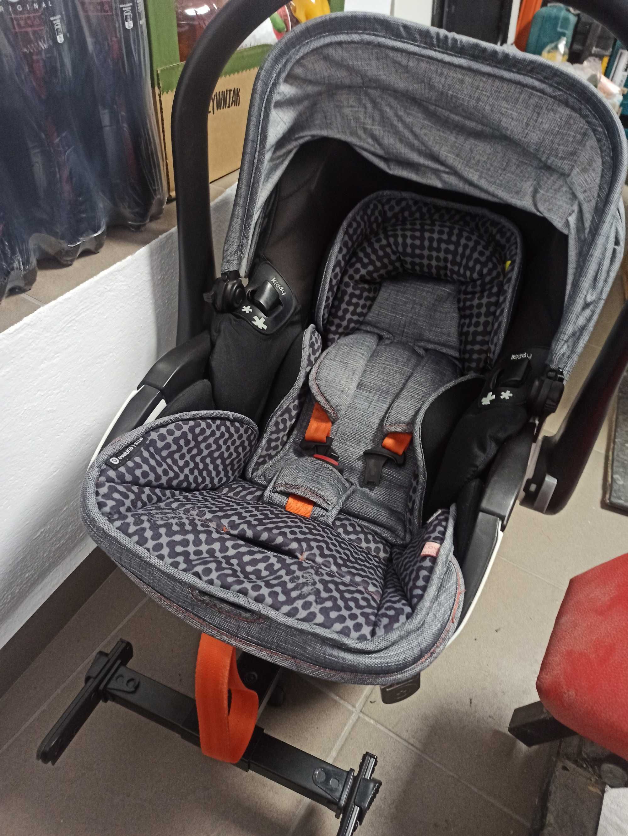 Nosidełko/ fotelik kiddy evoluna i-size plus z bazą isofix