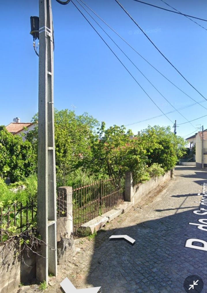 Casa com logradouro para habitação ou comércio