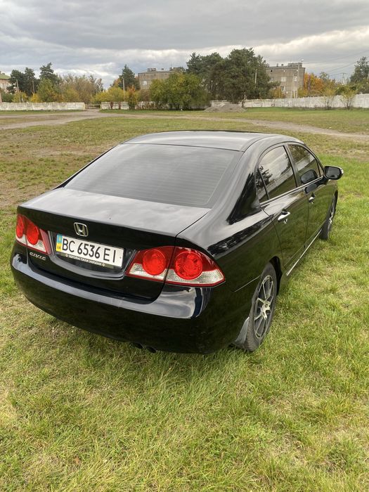 HONDA civik 1.8 автомат