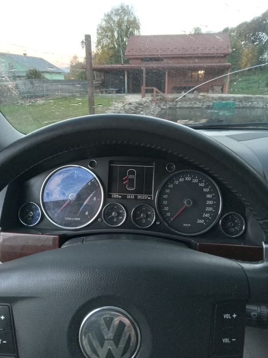 Продам Volkswagen Touareg 2.5