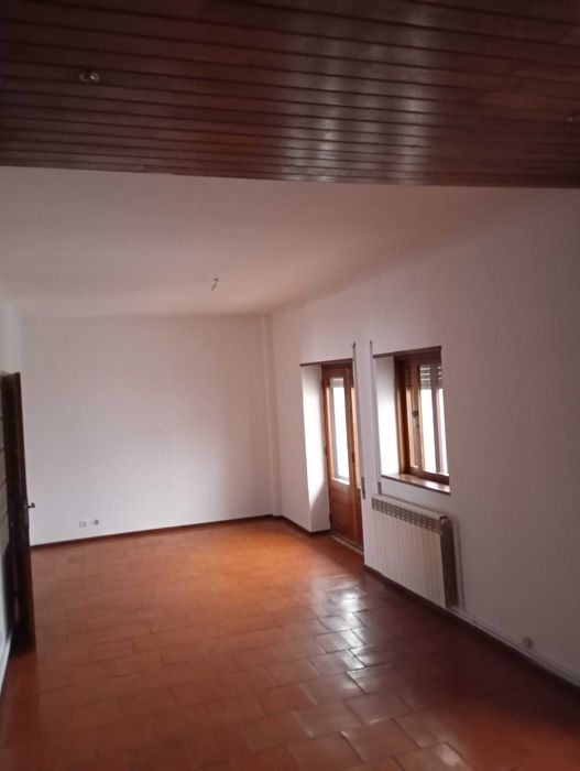 ARRENDA T2+ 2  Luminoso, boas áreas excelente localização