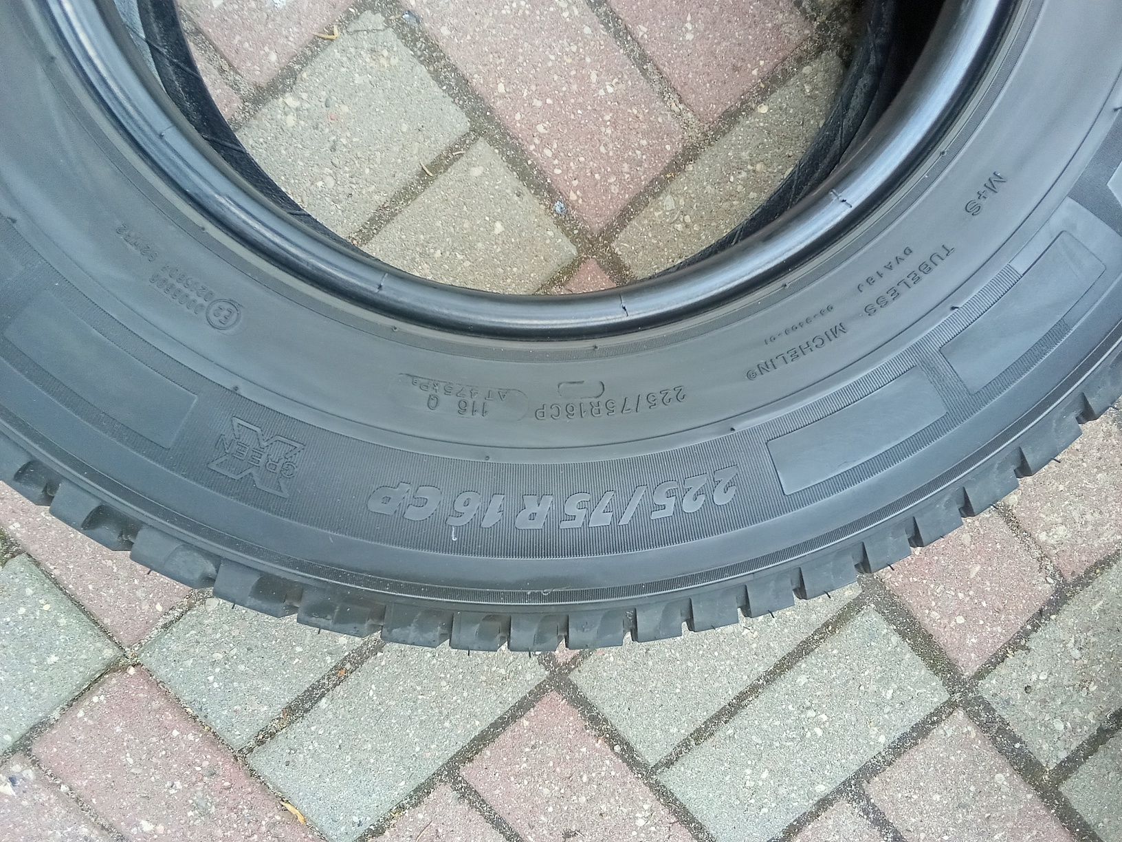 4szt NIE NAPRAWIANE 225/75R16C, Michelin, 8 mm