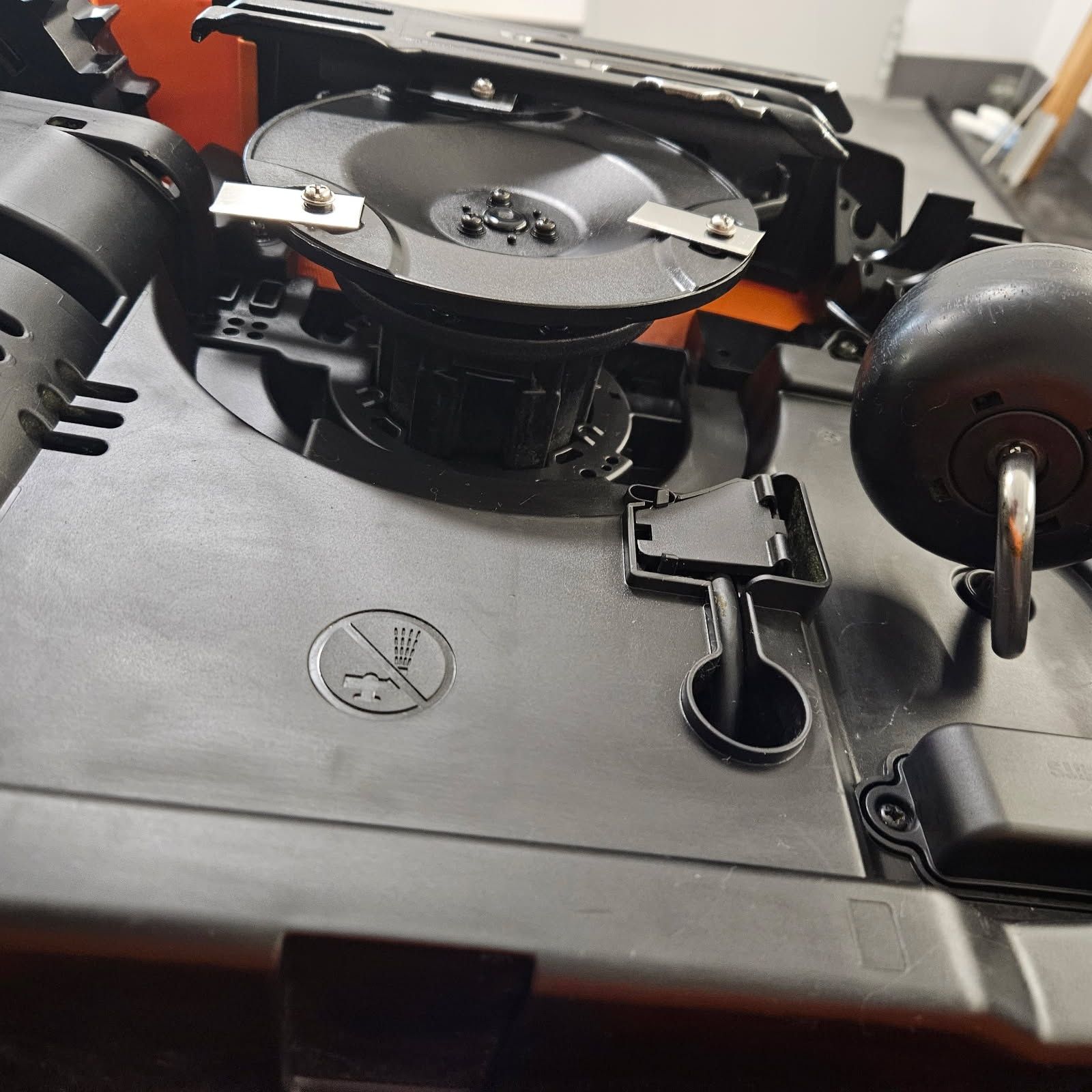 Robot koszący WORX Landroid 700
WORX Landroid M700
WR142E | do 700Robo