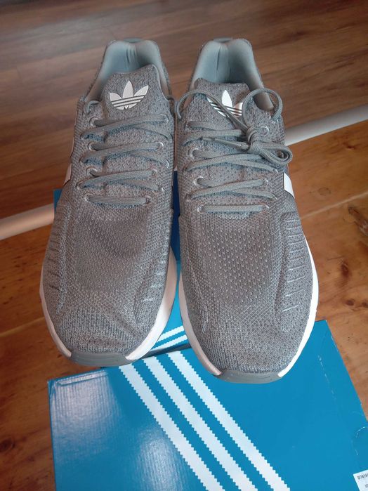 Buty sportowe Adidas 44 nowe
