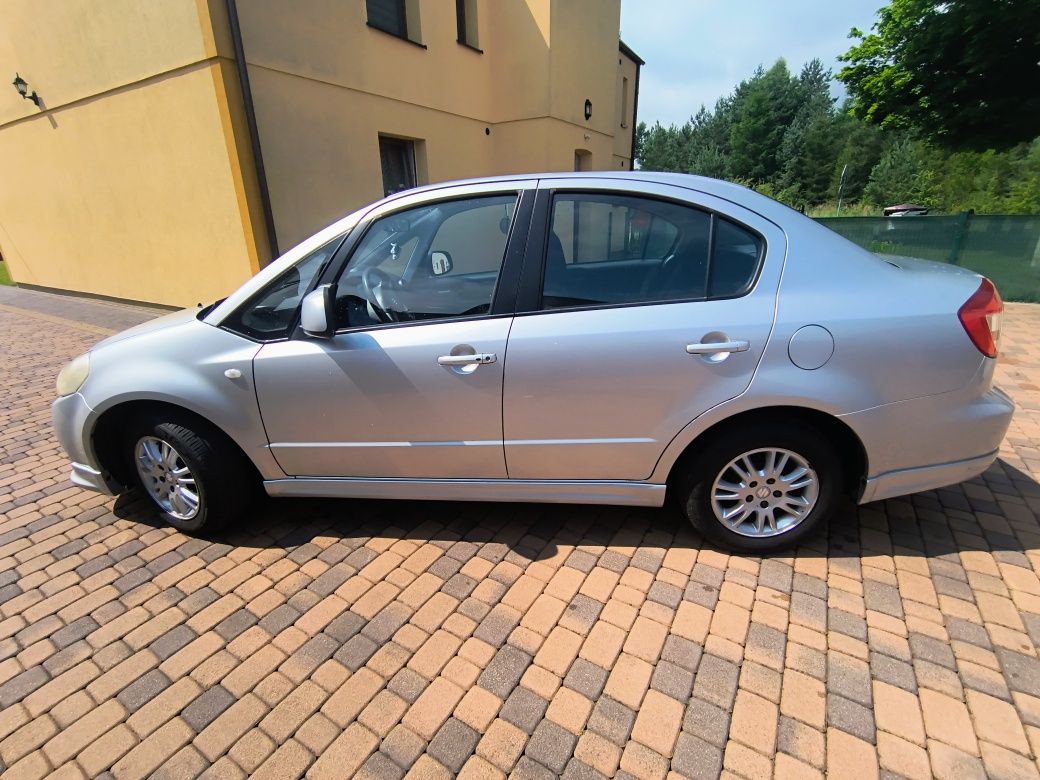 Samochód osobowy Suzuki SX4
