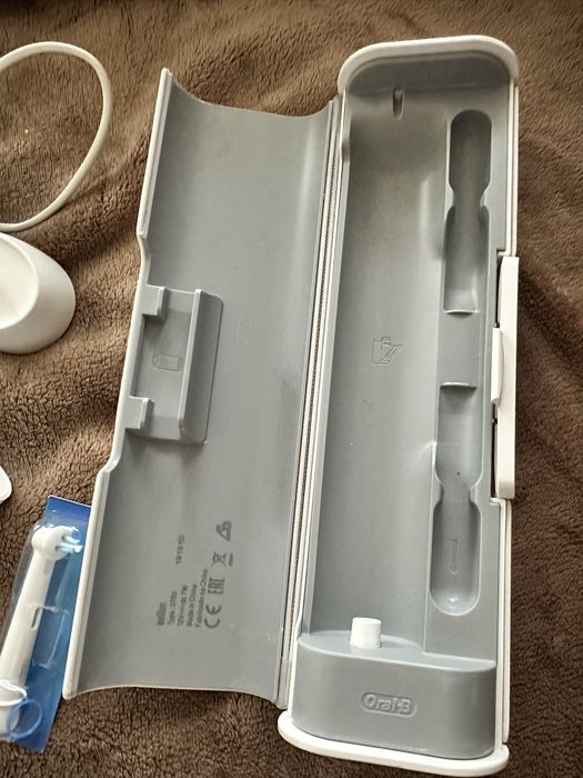 Etui podróżne oryginalne na szczoteczke Oral-B BRAUN + koncowka