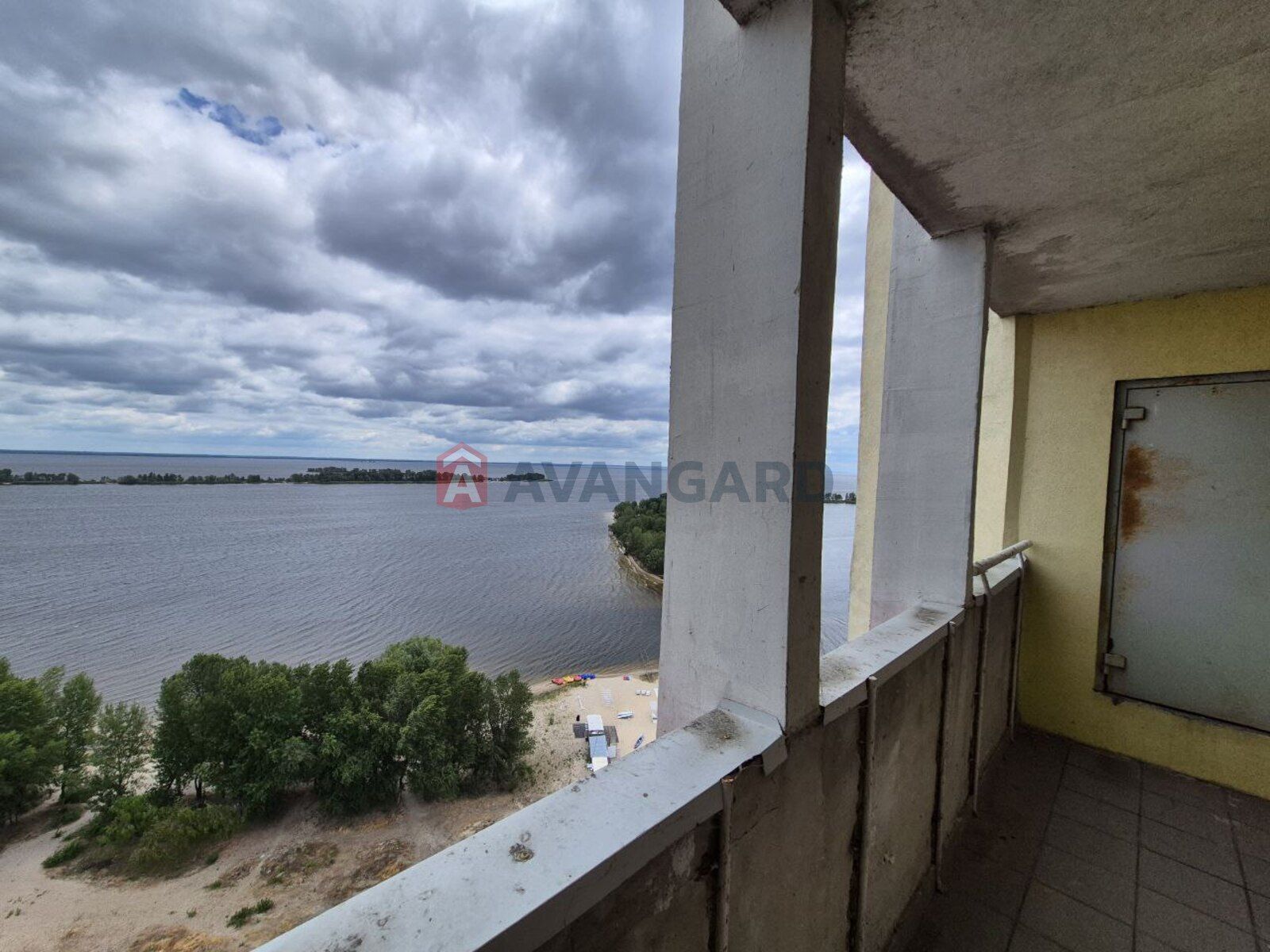 Продаж квартири на Митниці з неймовірним видом.