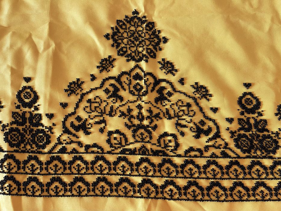 Жіноча вишиванка з бісеру ( сукня )