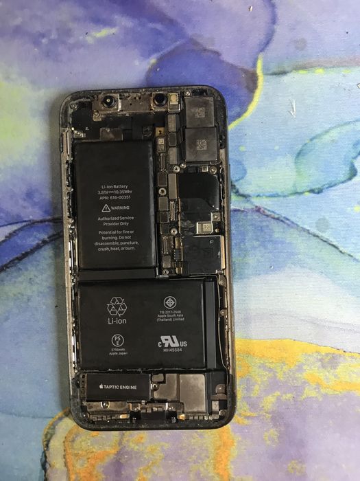 Продам айфон 7 8 та айфон x на запчастини