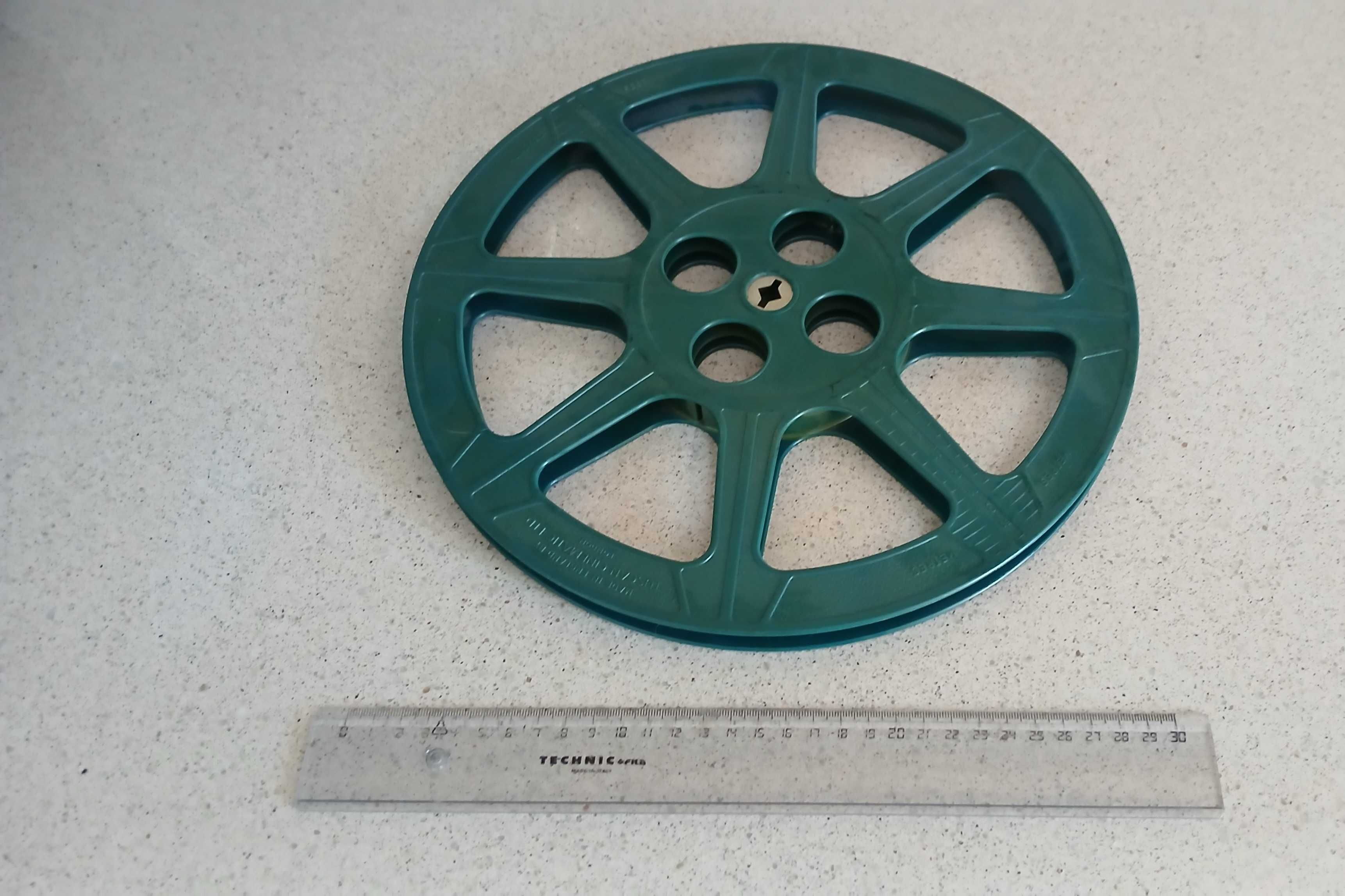 Lata para filme de cinema verde escura