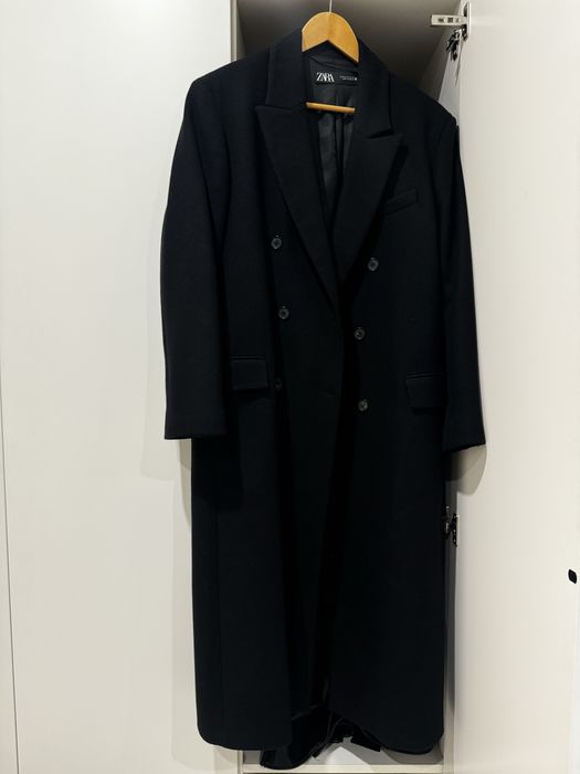 Пальто чорне ZARA