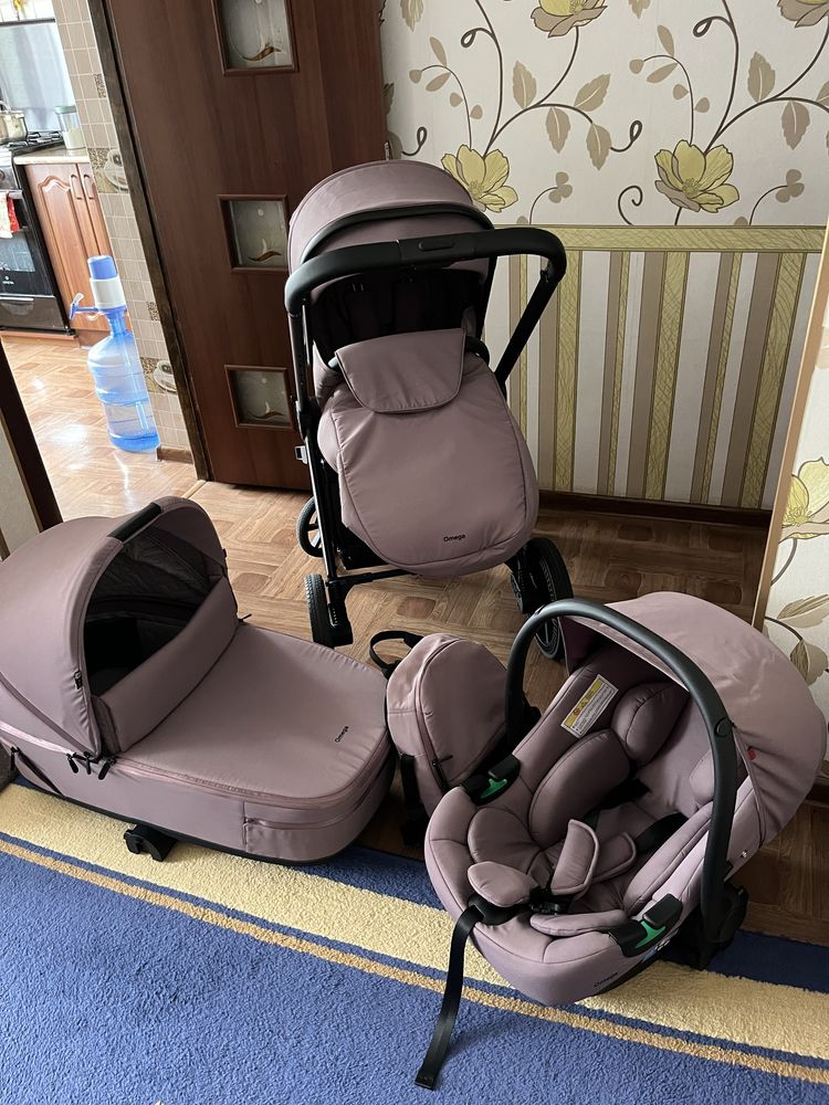 Коляска, візочок Carrello Omega Plus 2/1