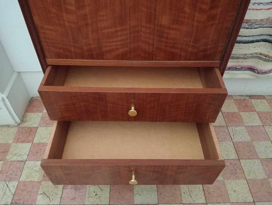 Pequeno Roupeiro Vintage