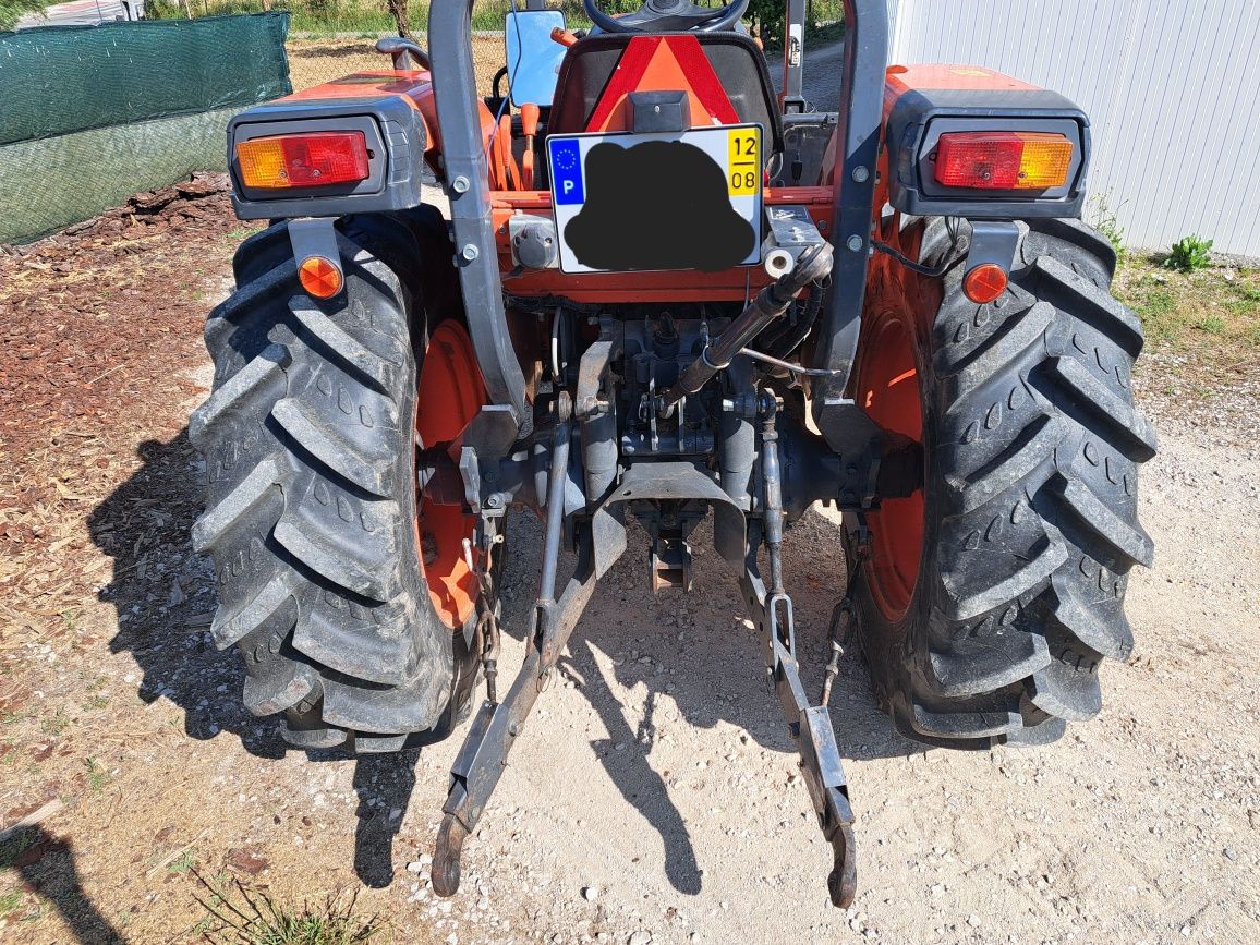 Trator Kubota L3540 com 660 horas