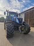 New Holland T8 380  New Holland T8 380 AutoComand