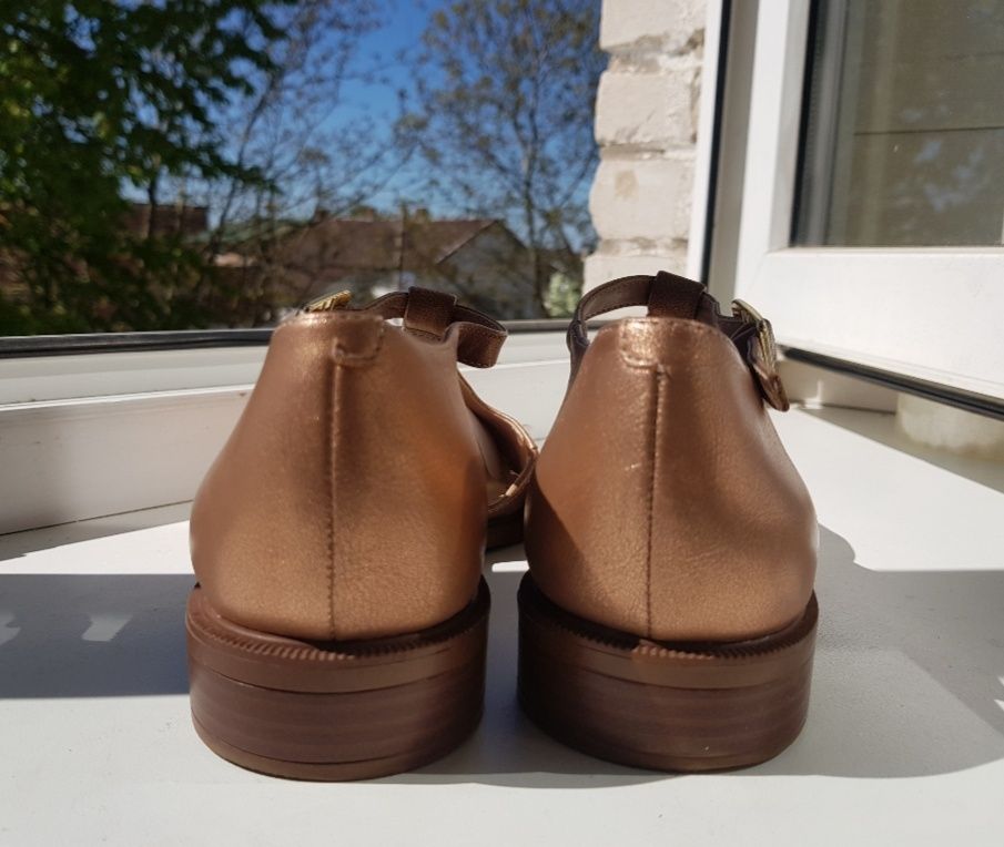 Босоніжки Clarks ( оригінал) 41 розмір