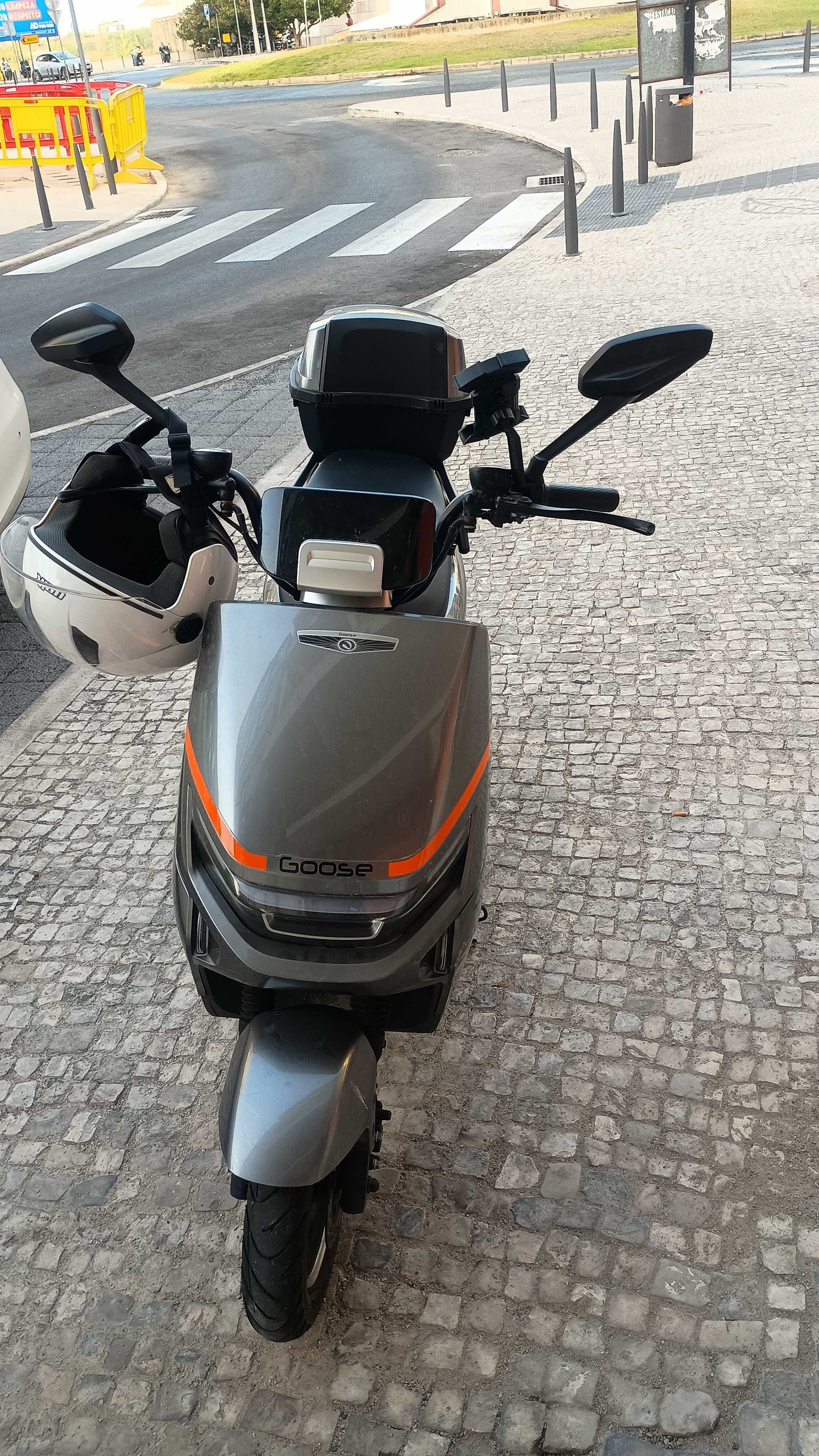 Vendo moto  elétrica  e aceito trocar numa moto cpx
