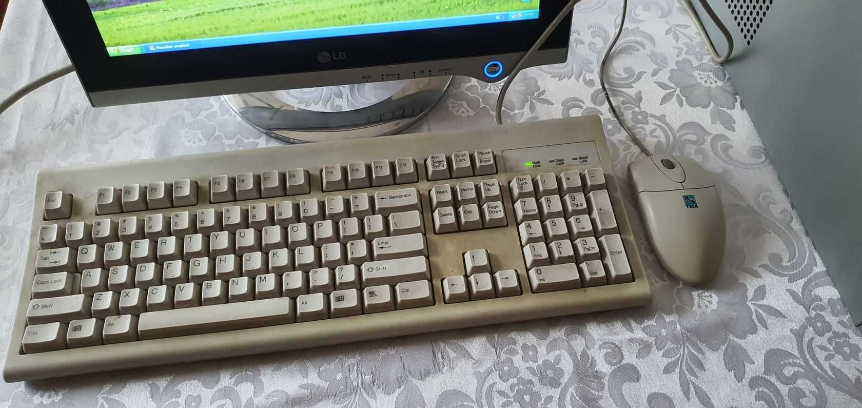 Zabytkowy zestaw komputerowy sprzed 25 lat