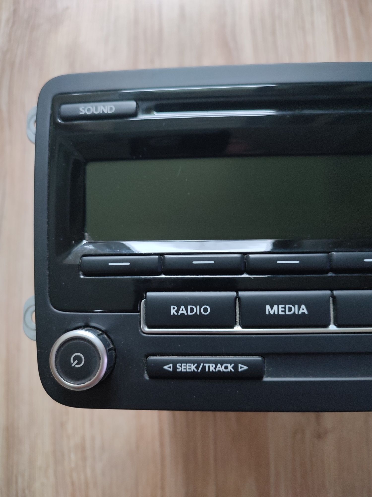 Radio VW Caddy Golf Touran Passat Tiguan T5 T6 Jetta Polo RCD 310 +Kod