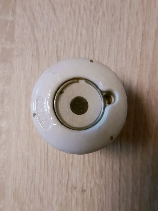 Porcelanowa główka bezpiecznikową 25A