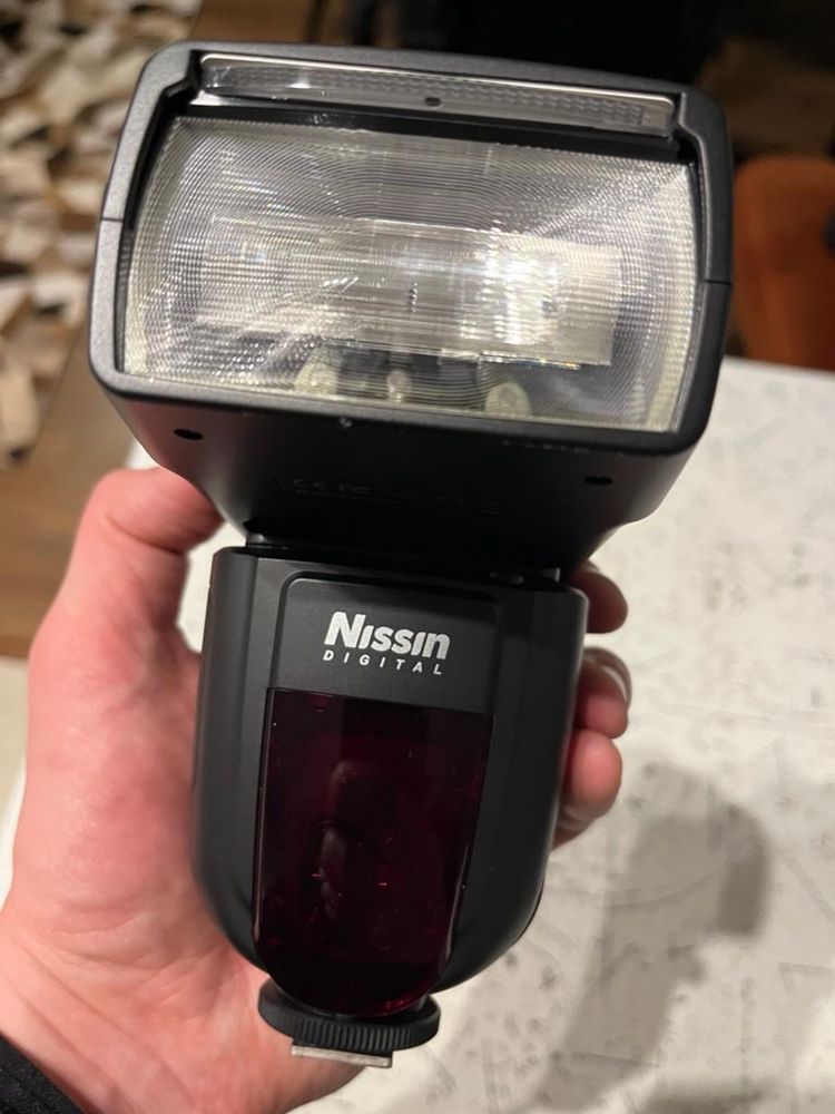 Lampa błyskowa Nissin Di700