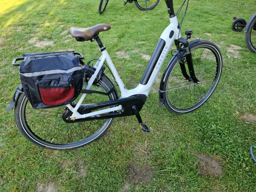 Rower elektryczny Gazelle Grenoble c7