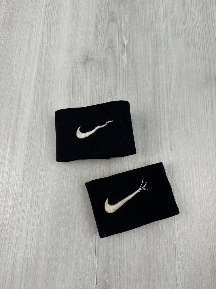 Тримач для щитків Nike