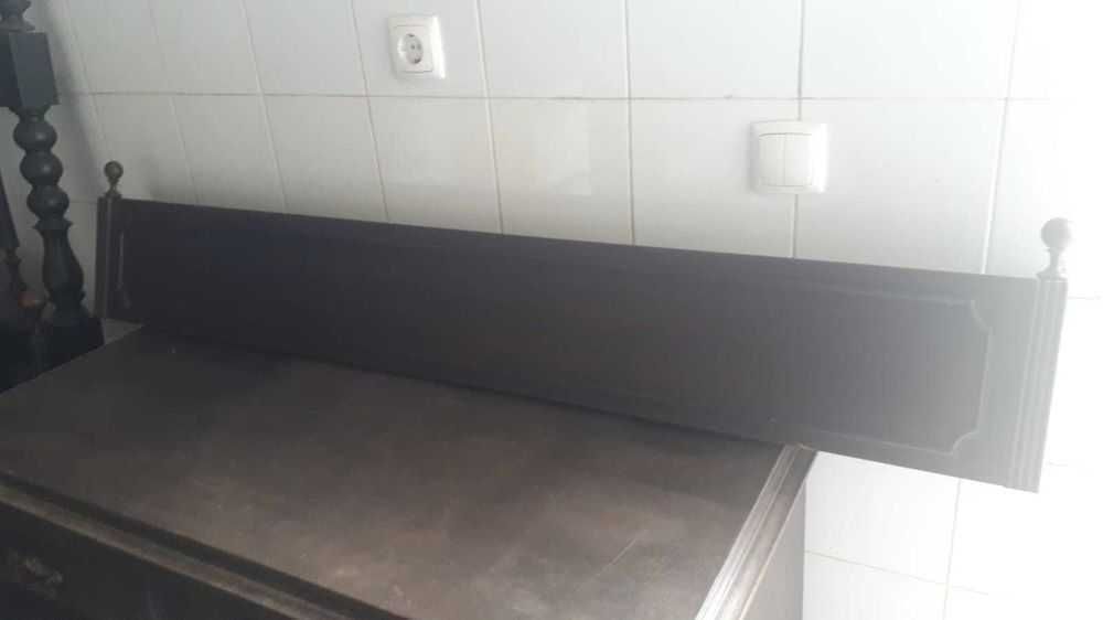 Quarto completo, com cama (sem colchão)