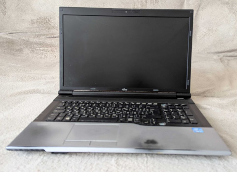 Продам ноутбук Fujitsu Lifebook N532 17,3" на запчастини