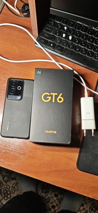 Realme GT6 12/256GB Китайская версия