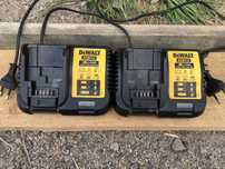 Зарядний пристрій DeWalt DCB112